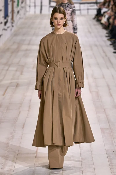 Look 9
